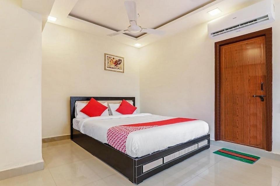 Oyo Kings Hotel Katunayaka Extérieur photo